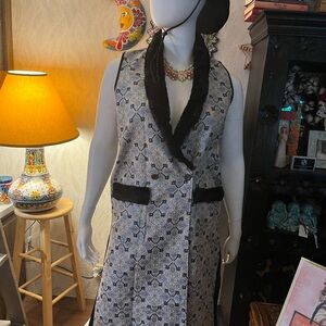 Steve Madden Black and White Geometric Vest (missing belt)